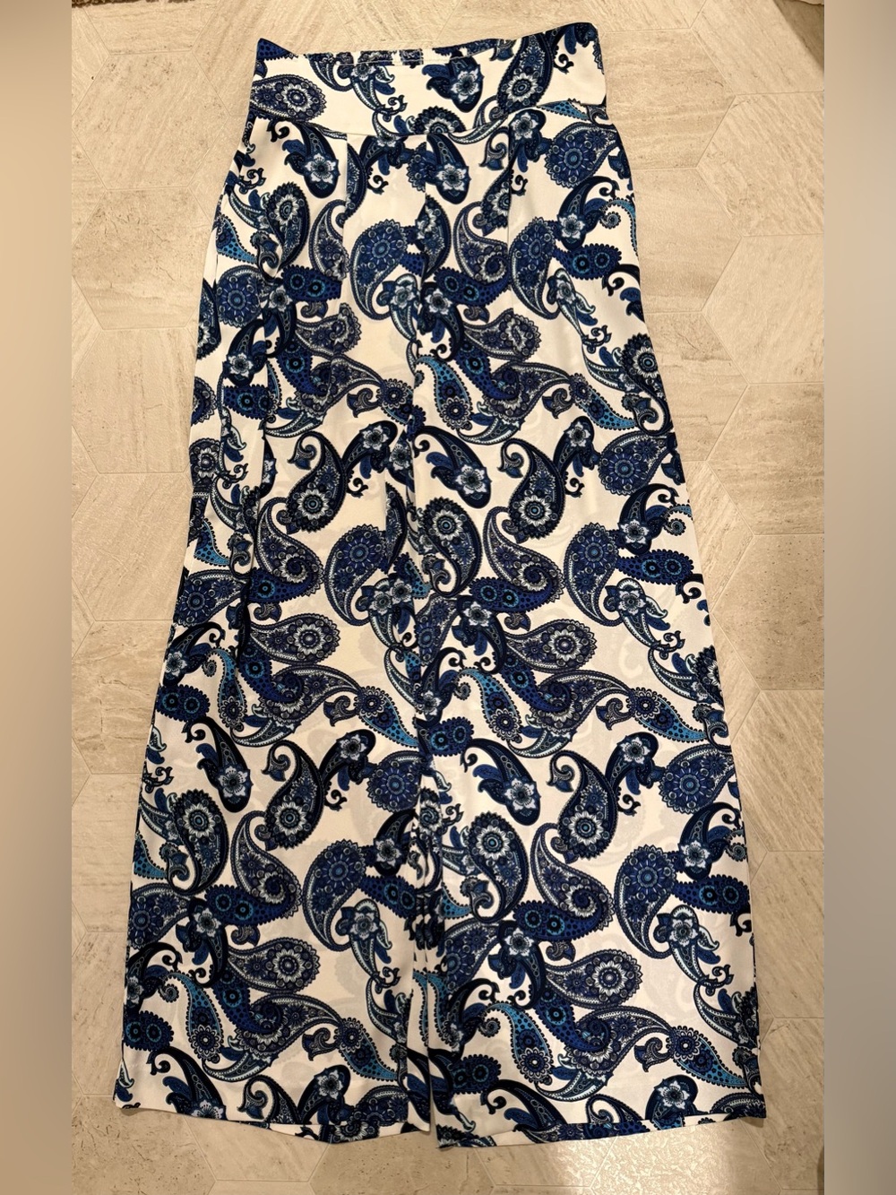 Express Blue Paisley Print Women’s Pants - White & Blue